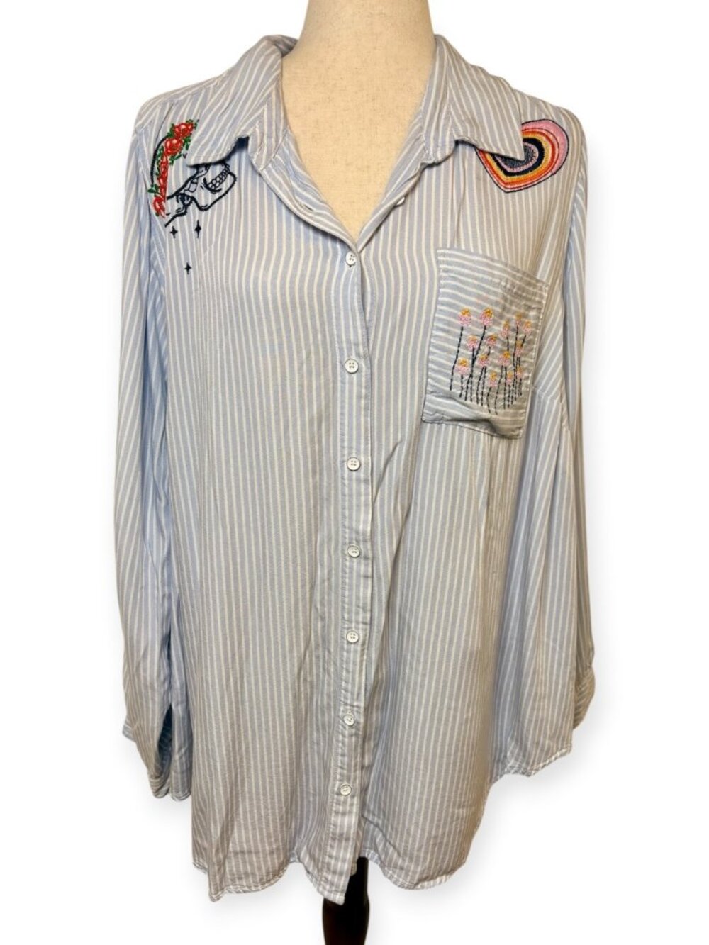 Torrid Blue White Striped Embroidered Skull Heart Shirt Size 3X